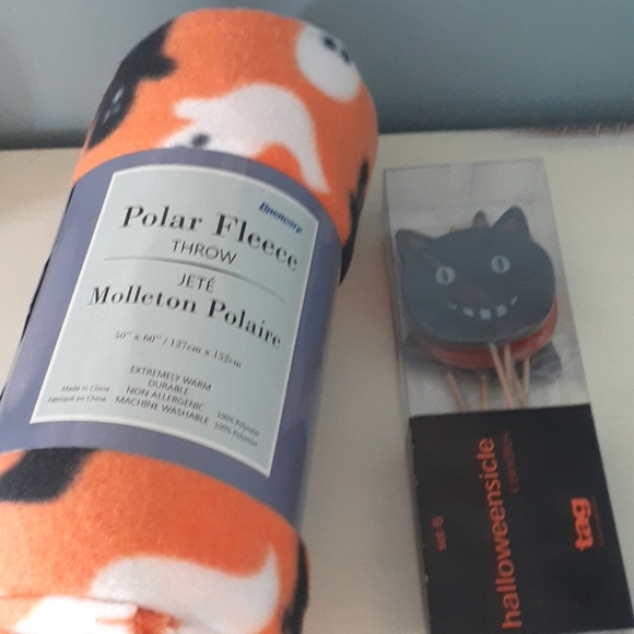 Halloween Polar Fleece throw + 6 candles 🐸